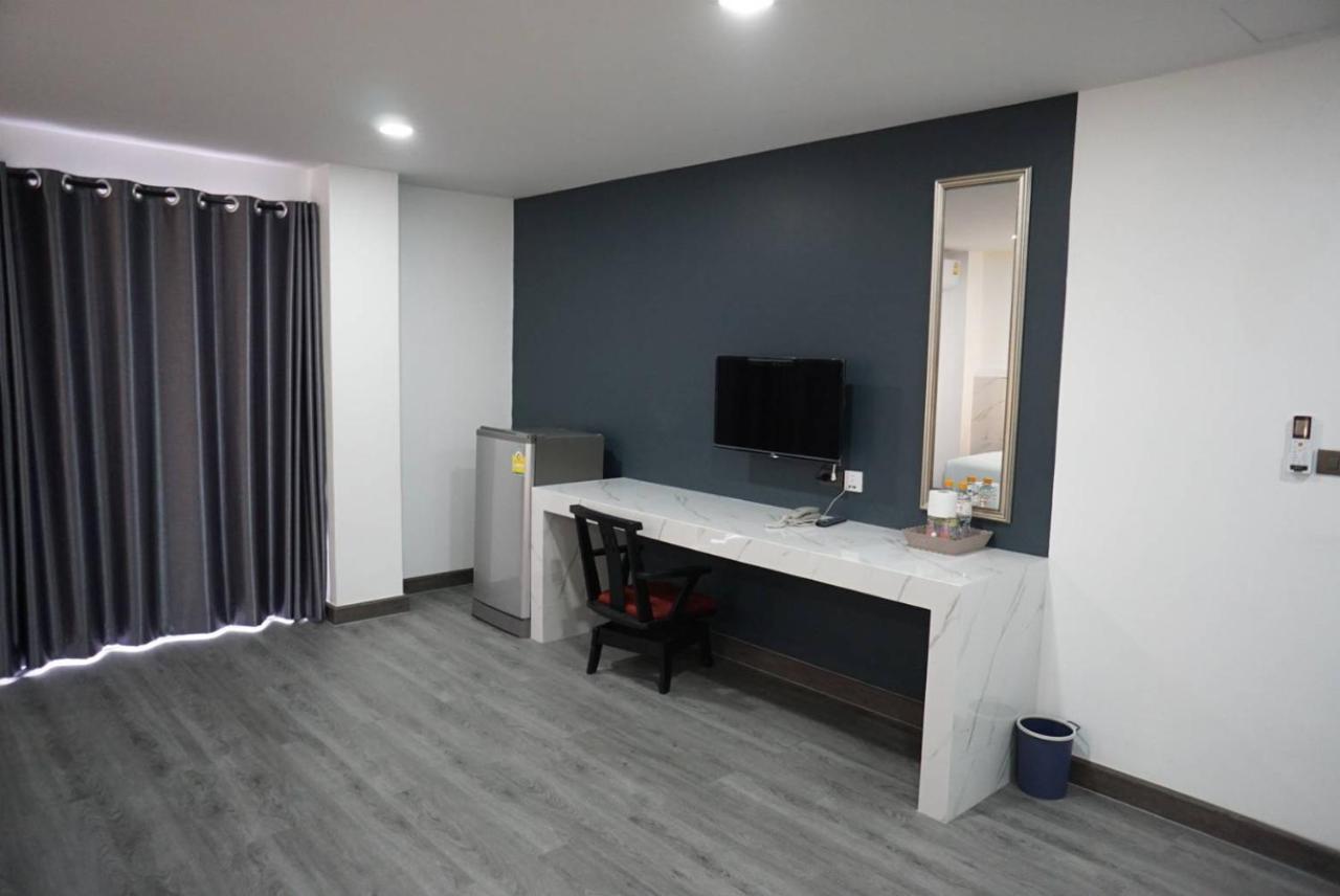 Prinn Hotel Rayong Esterno foto