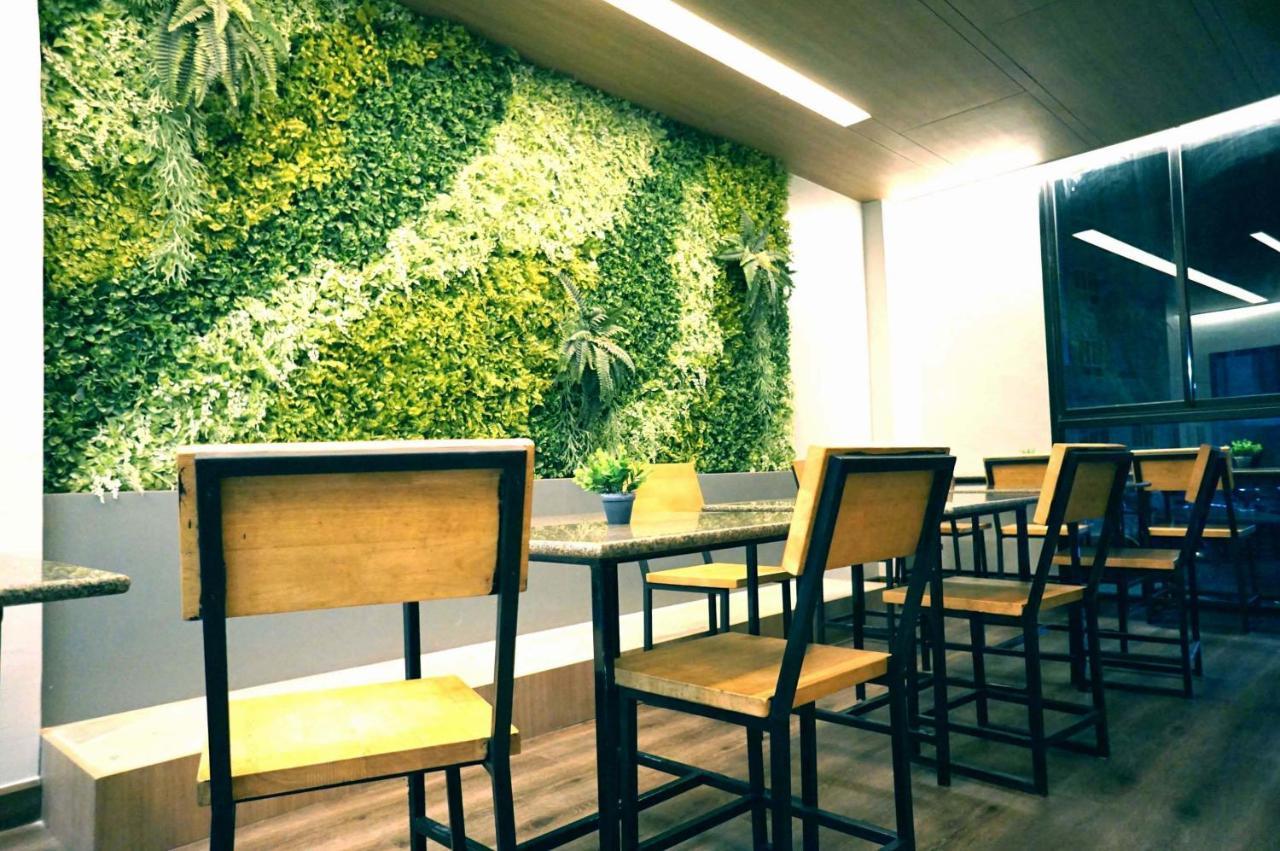 Prinn Hotel Rayong Esterno foto