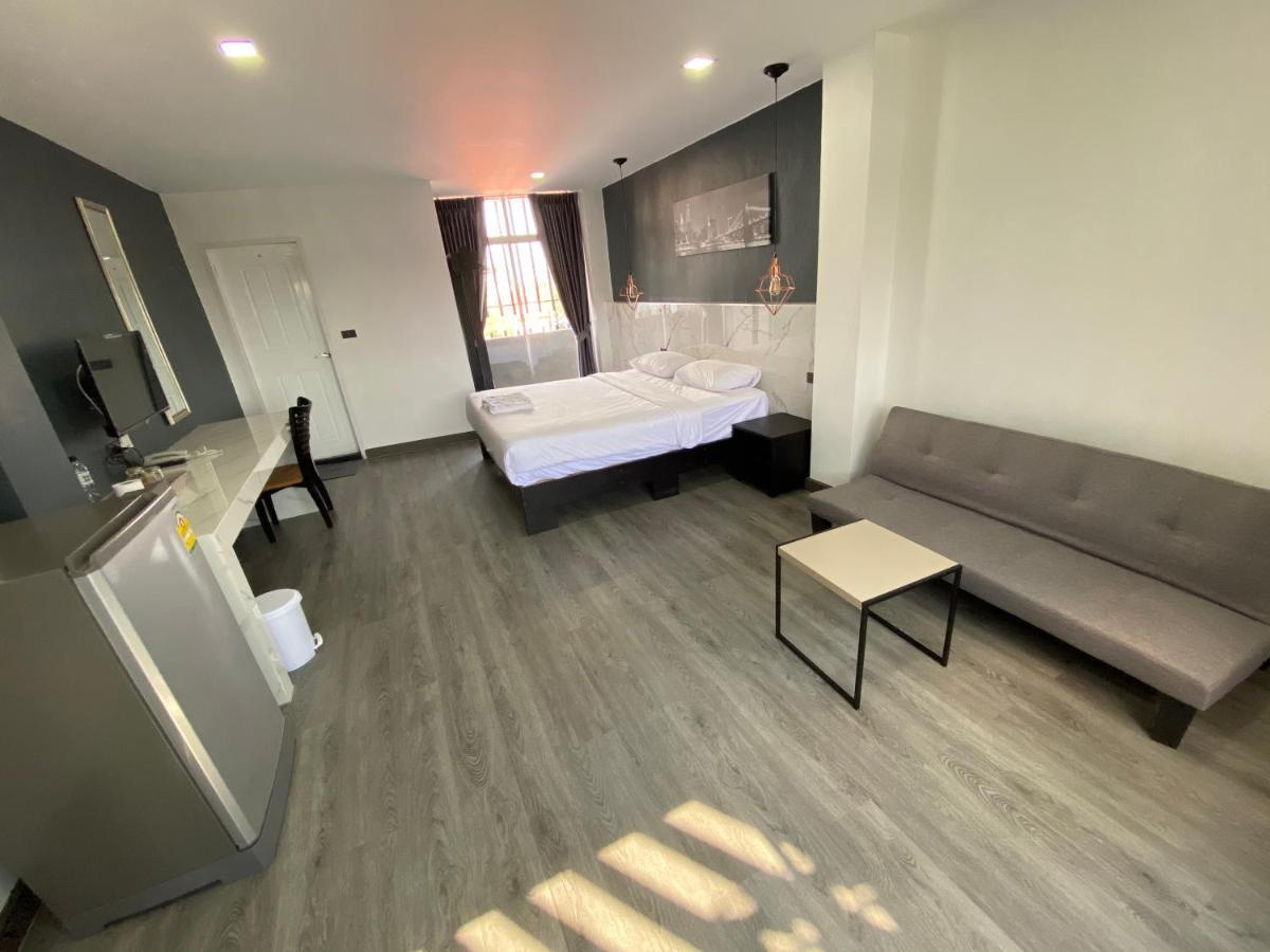 Prinn Hotel Rayong Esterno foto