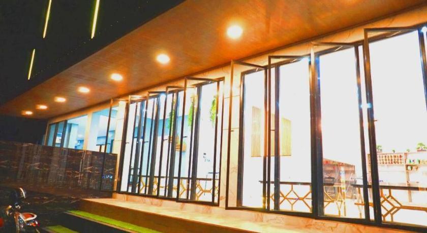 Prinn Hotel Rayong Esterno foto